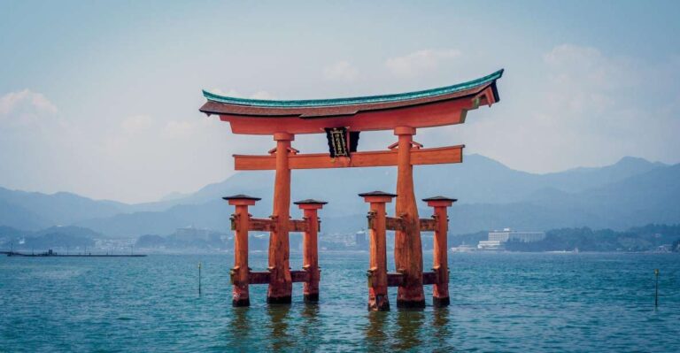 Hiroshima: Peace Memorial, Itsukushima and Miyajima Tour