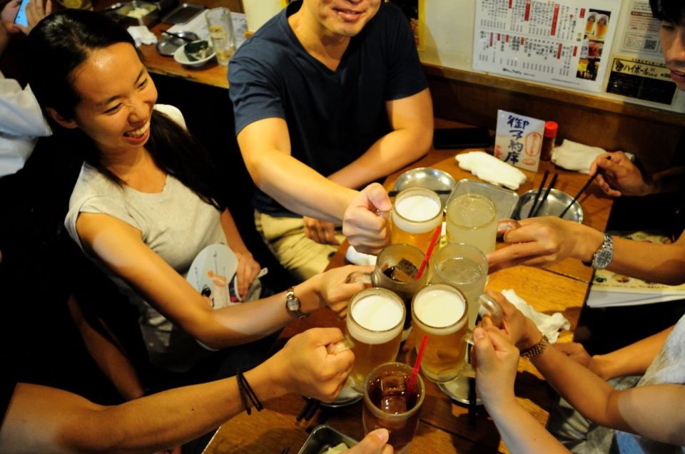 Tokyo: Shinjuku Drinks and Neon Nightlife Tour - Explore Shinjukus Vibrant Nightlife