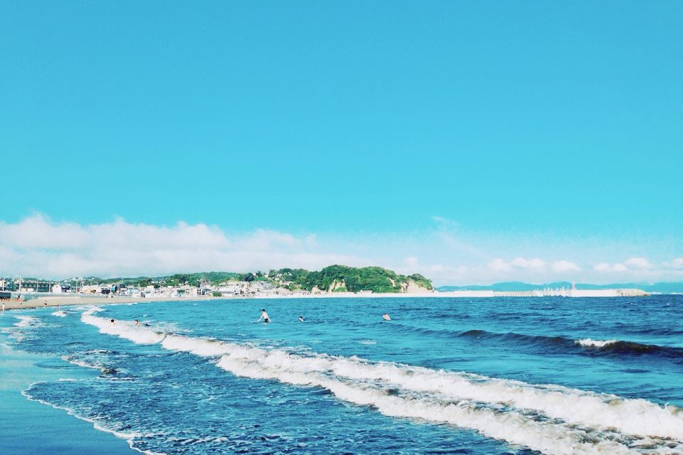 From Tokyo: Kamakura, Hachimangu Shrine & Enoshima Day Tour - Unwind on Enoshima Island