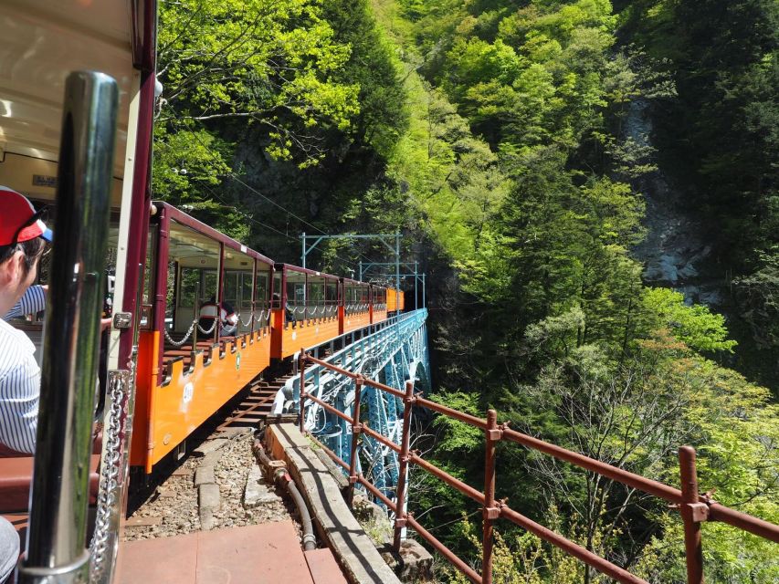 1 Day Tour From Kanazawa: Kurobe Gorge and Unazuki Onsen - Exploring Unazuki Onsen Town