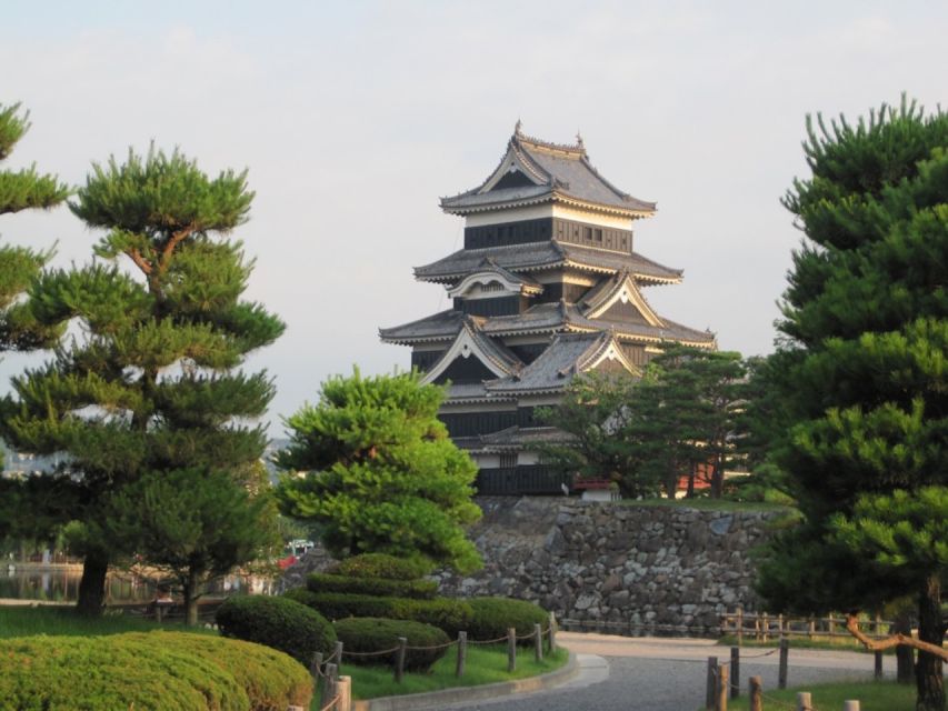 Full-Day Tour: Matsumoto Castle & Kamikochi Alpine Valley - Discovering Kamikochi Alpine Valley