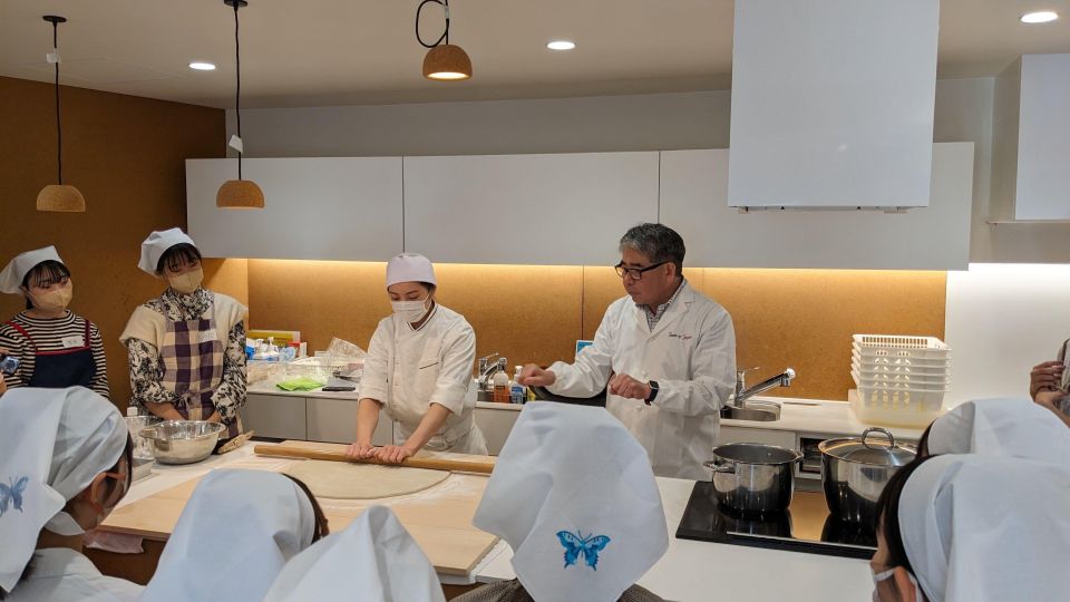 Tokyo: Soba (Buck Wheat Noodles) Making Experience - Expert Guidance