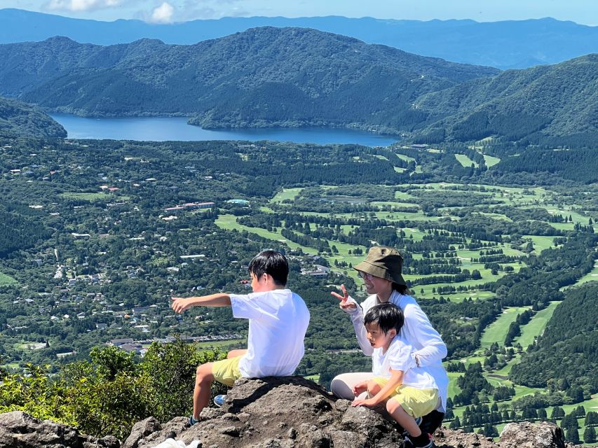 Hakone: Traverse the Hakone Caldera and Enjoy Onsen - Hakones Scenic Views and Landmarks
