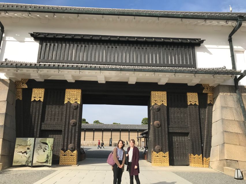 Kyoto: Private Walking Tour With Kiyomizu Temple & Gion - Savoring Local Flavors at Nishiki Market