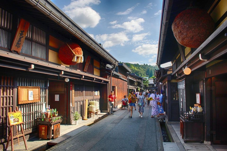 Takayama: Private Walking Tour With a Local Guide - Meet Your Licensed Local Guide