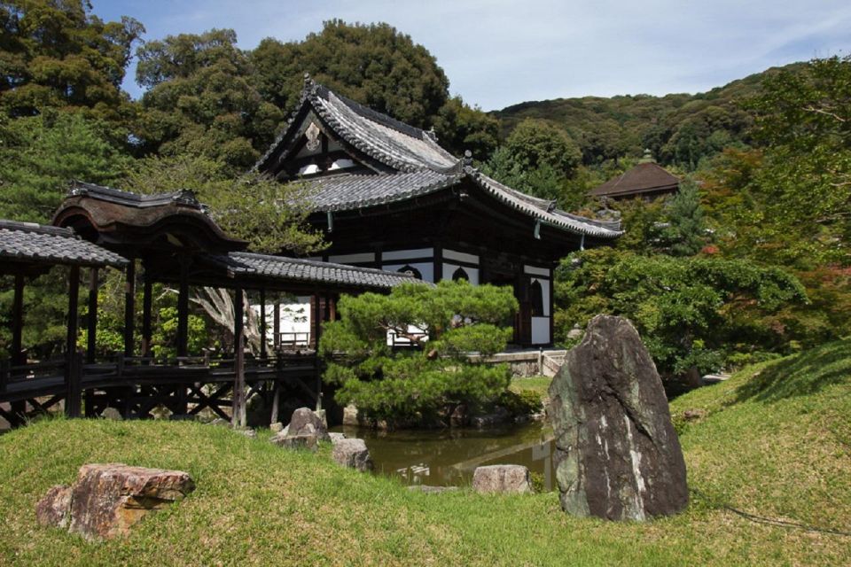 Kyoto: Higashiyama, Kiyomizudera and Yasaka Discovery Tour - Winding Streets and Scenic Views