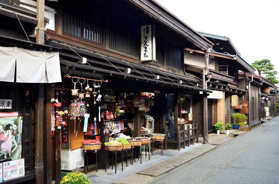 Takayama: Private Walking Tour With a Local Guide - What to Expect From the Tour