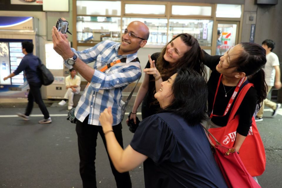 Tokyo: Shinjuku Drinks and Neon Nightlife Tour - Golden Gais Cozy Bars Await