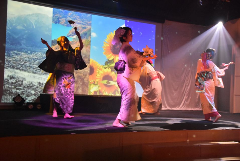 Tokyo: Traditional Story/Female Samurai Show With Drink - Final Words